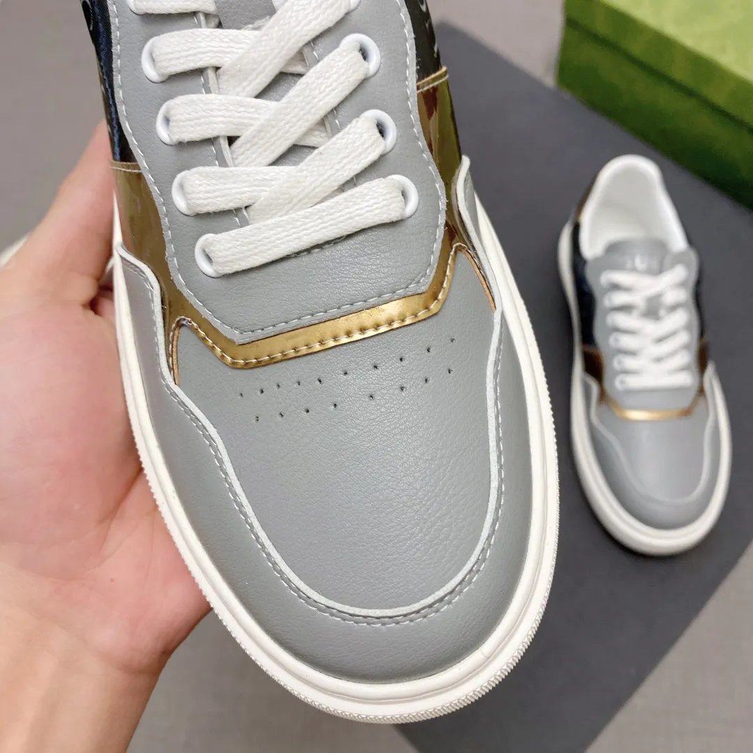 p380 【GUCCI】Gucci men’s casual shoes are absolutely popular 🔥The ultimate matching item for handsome men! The charm of super texture is irresistible, the main recommendation, the flower leather color is bright! The upper is made of high-quality fabrics, the leather lining is used for the feet, and the wear-resistant rubber sole is noble and elegant! Extremely comfortable🎁🎁You can be as handsome as you want💪 Size 38-44! No. 061